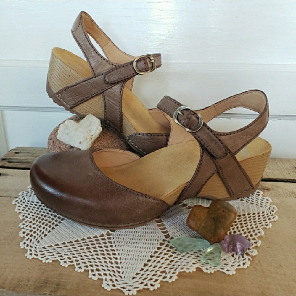 🌿Reserved for Anika🌿Mushroom Dansko Tiffani Strappy Sandals Boho Cottage♡ 39 - Picture 2 of 9